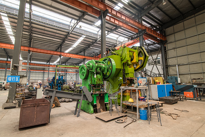 新民网架配件-锥头加工车间